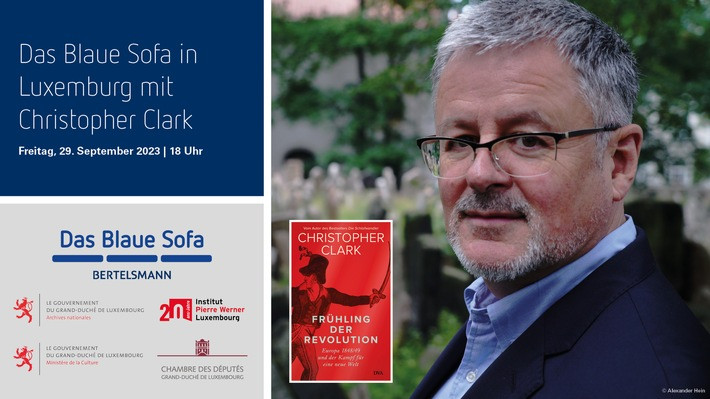 bestseller-autor-und-historiker-christopher-clark-auf-dem-blauen-sofa-in-luxemburg