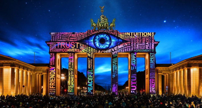 festival-of-lights-berlin-feiert-mit-85-lichtkunstwerken-und-video-shows-die-vielfalt-motto-colours-