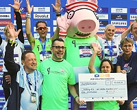 15.000 Euro für den guten Zweck: Papa Wutz unterstützt Spendenlauf beim BMW BERLIN-MARATHON.